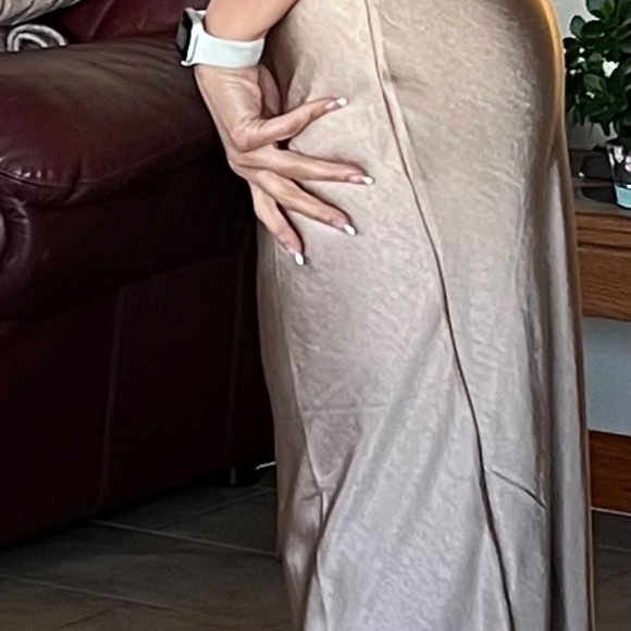 Clothes - Picture 4 of 4